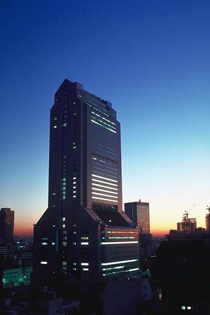 軽量防煙垂れ壁lsウォールは安心、安全を最優先した割れない、落ちにくい防煙垂壁です。